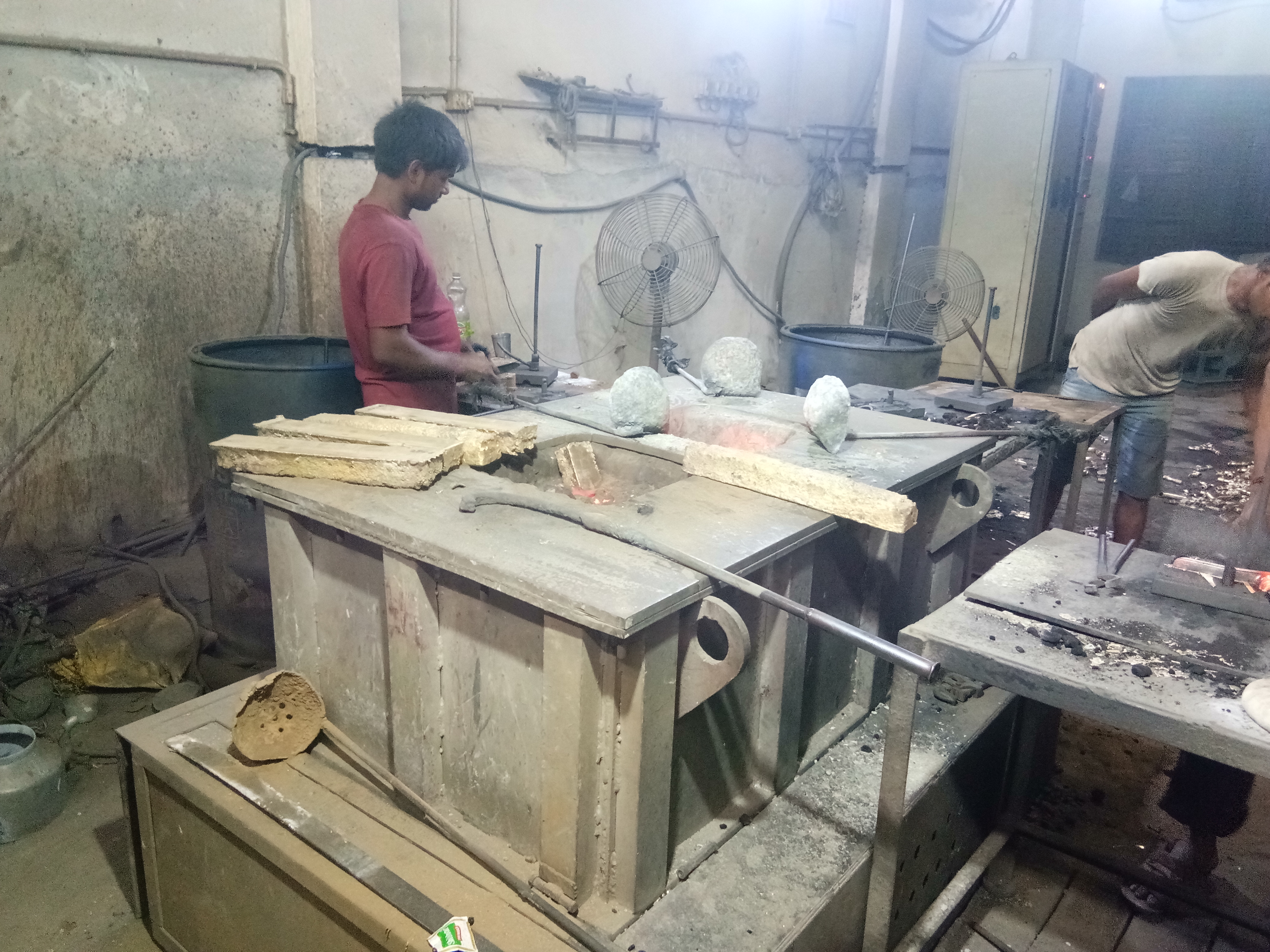 Channel type induction furnace for die casting in bath fitting industries Channel type induction furnace for die casting in bath fitting industries